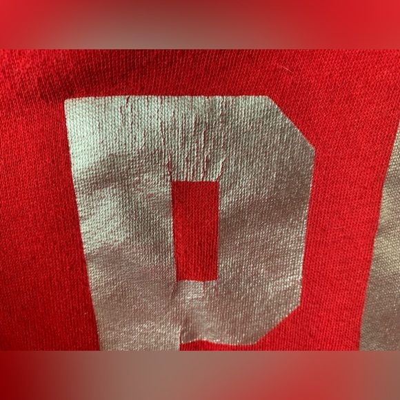 Victoria’s Secret  Pink size S/M but runs big red and gold - Picture 5 of 7